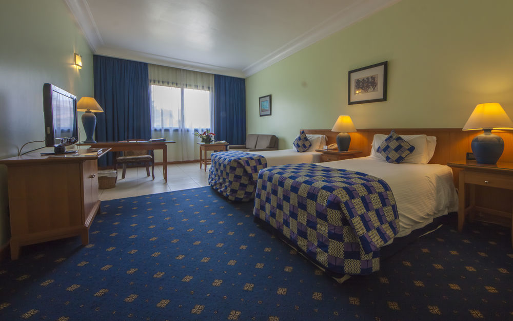 Fiesta Royale Hotel Аккра Экстерьер фото