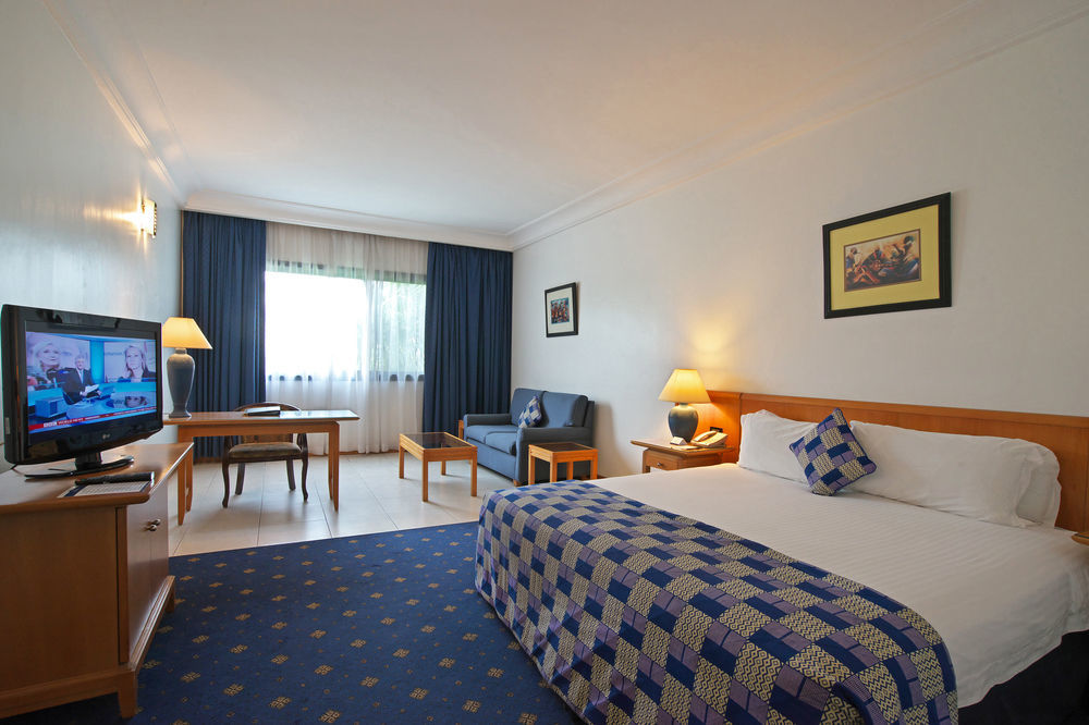 Fiesta Royale Hotel Аккра Экстерьер фото