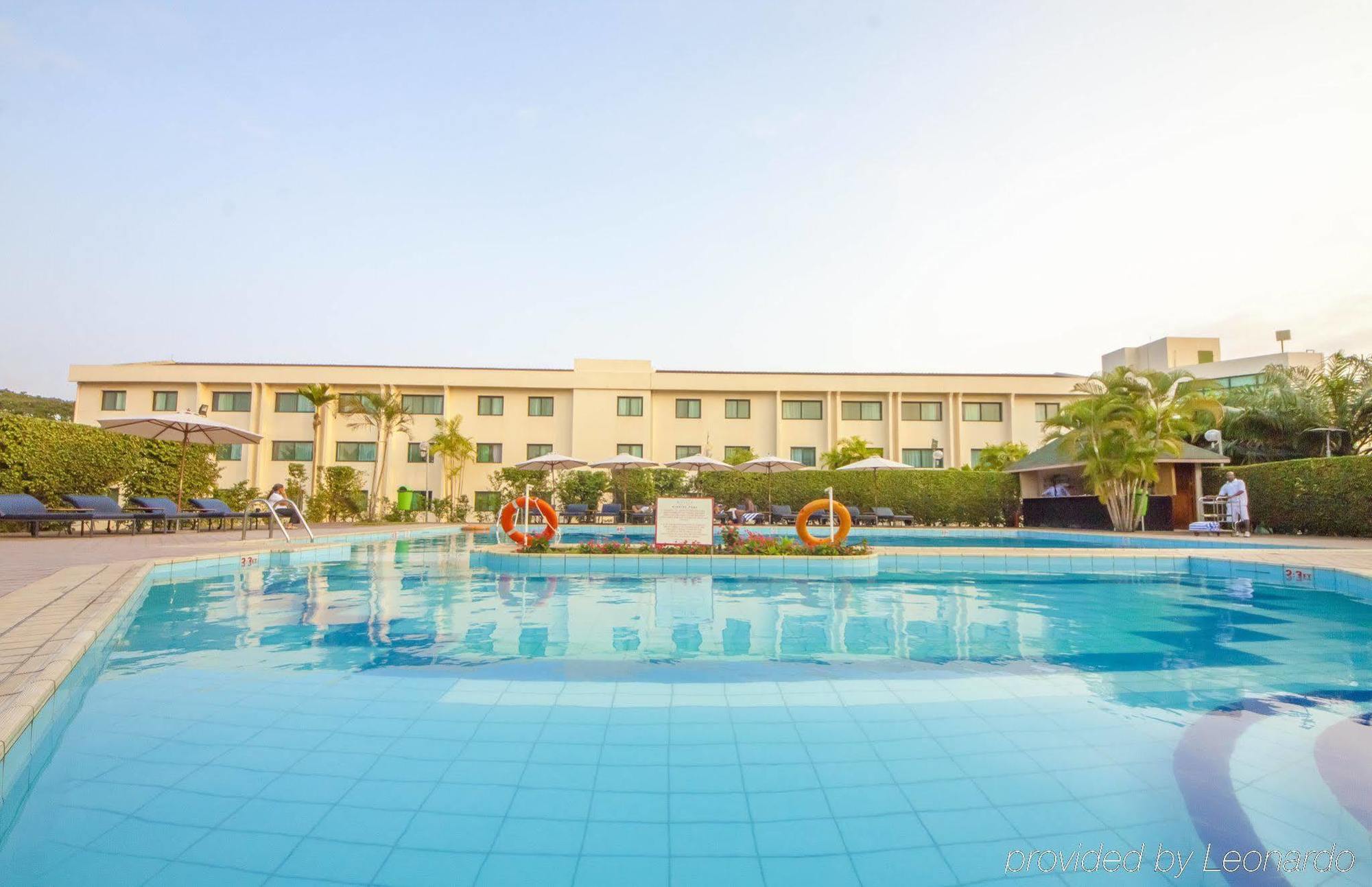 Fiesta Royale Hotel Аккра Экстерьер фото