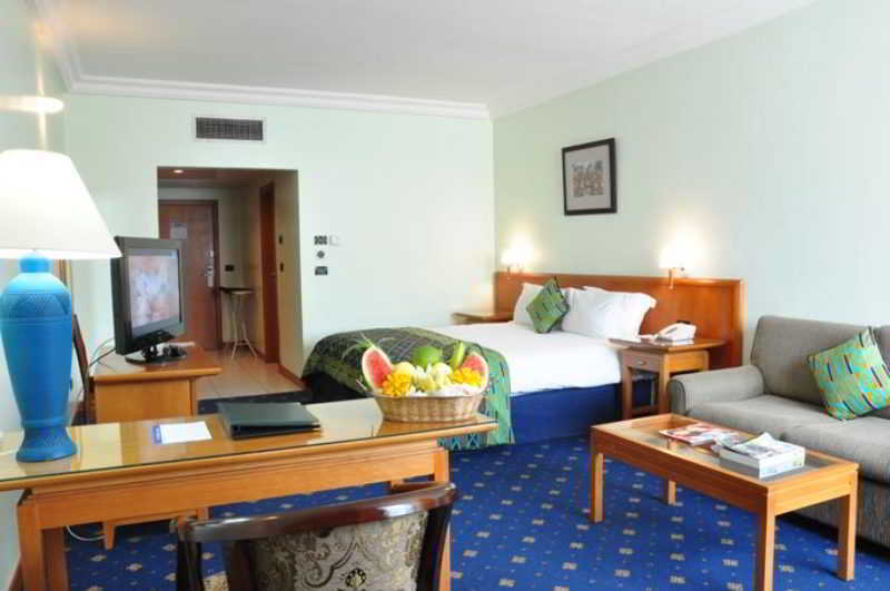 Fiesta Royale Hotel Аккра Экстерьер фото