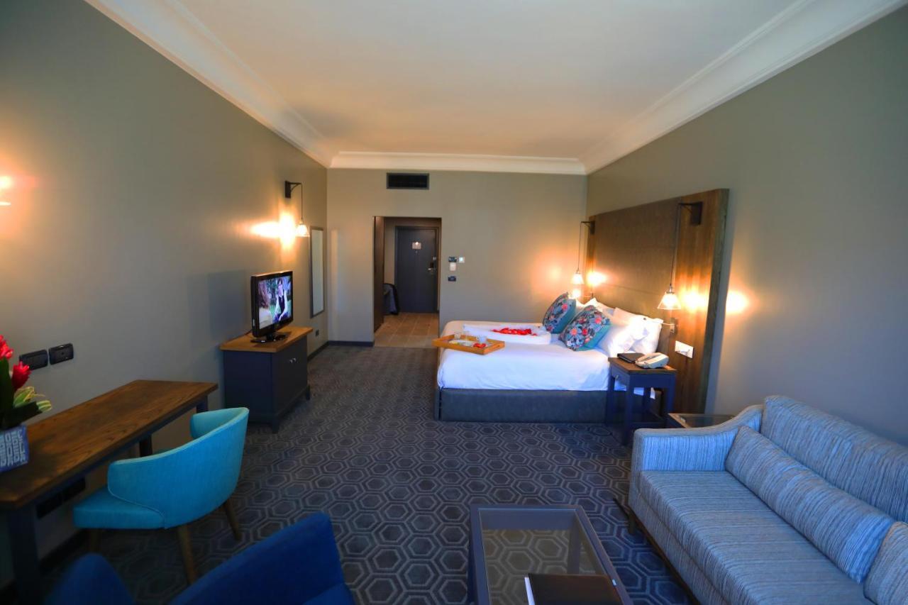 Fiesta Royale Hotel Аккра Экстерьер фото
